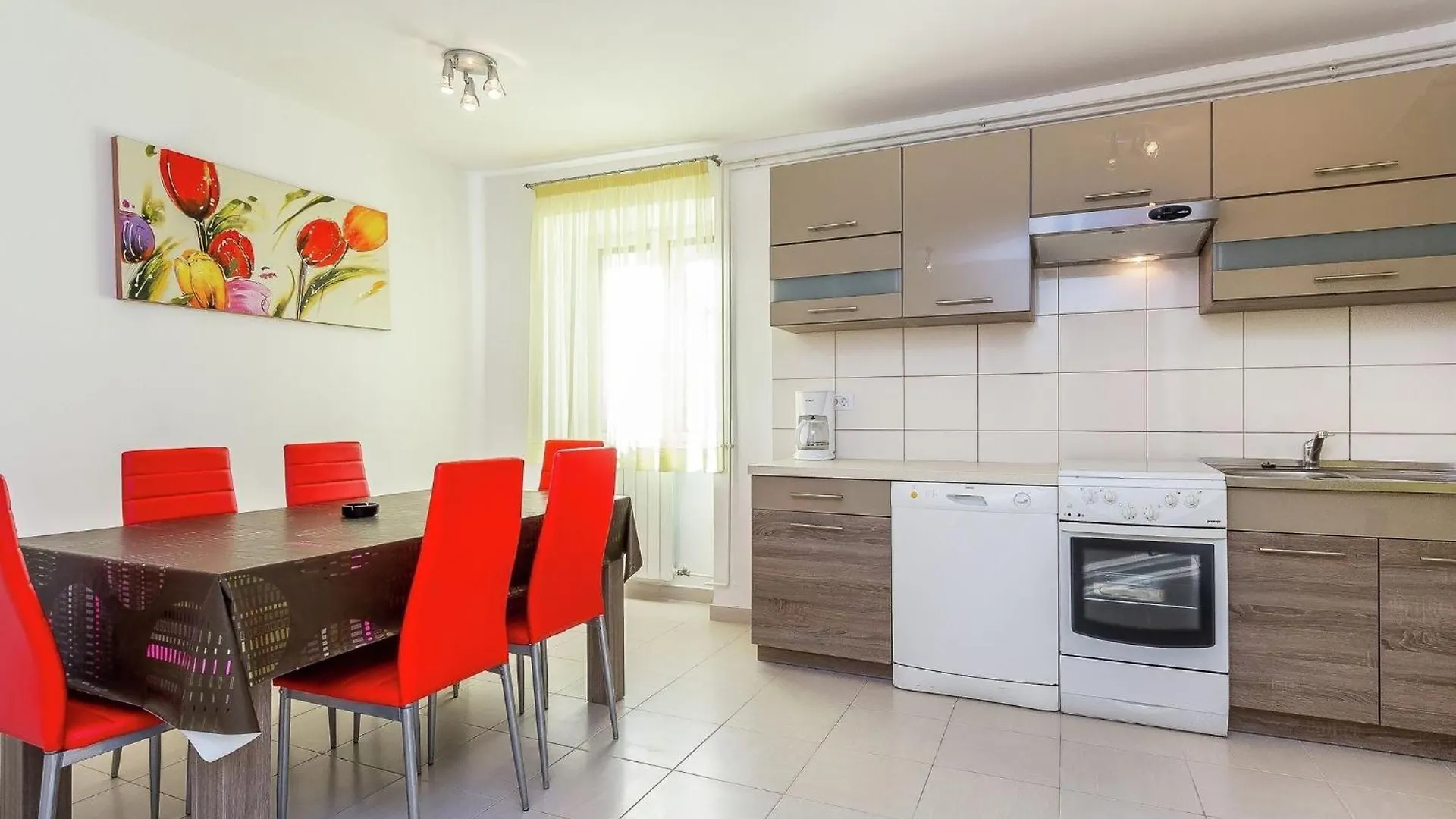 Lovely Apartment Only 500 M From The Sea Pomer 0*,  Croatia